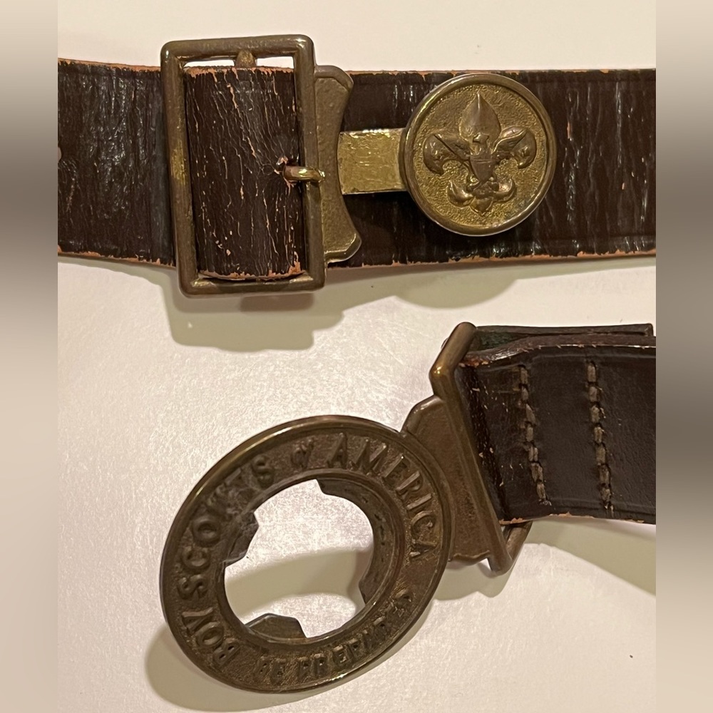 VINTAGE MEN’S BOY SCOUTS OF AMERICA LEATHER BELT.